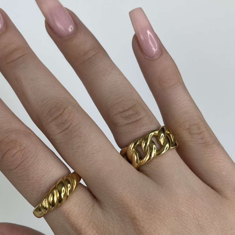 Ava Chain Link Ring